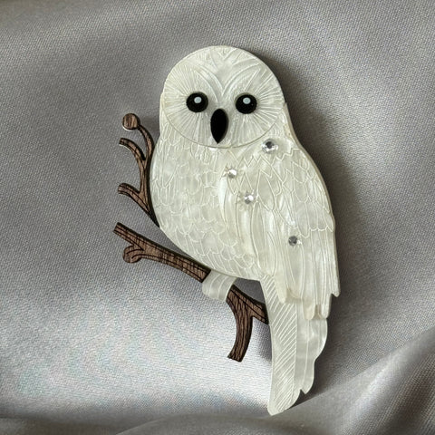 White Owl 🦉 - Brooch - Made to order