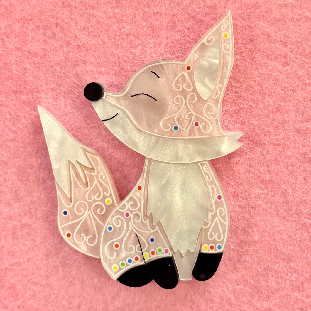 Biscuit the fox 🦊 - Brooch