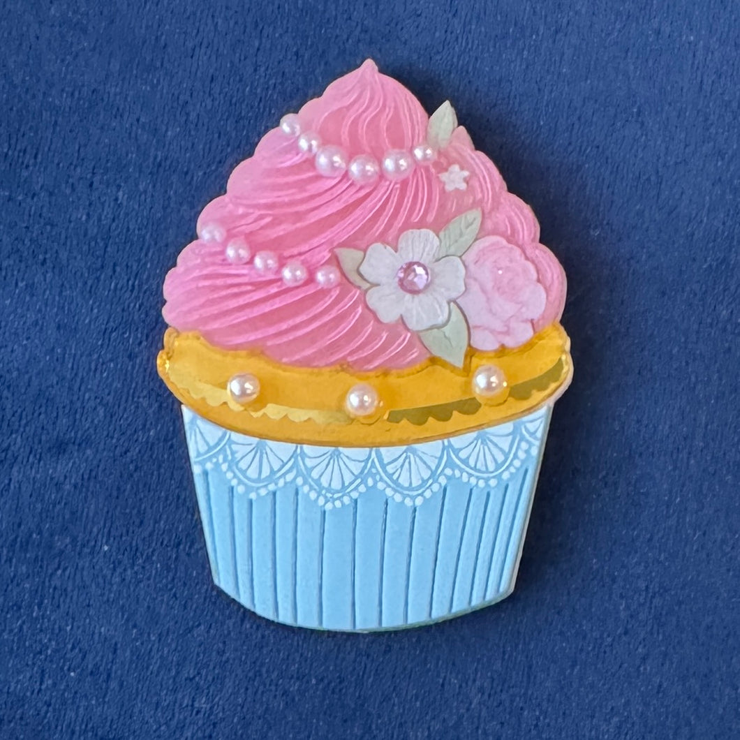 Pink cupcake 🧁- Brooch