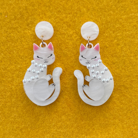 Pearl ⚪️ cat - earrings