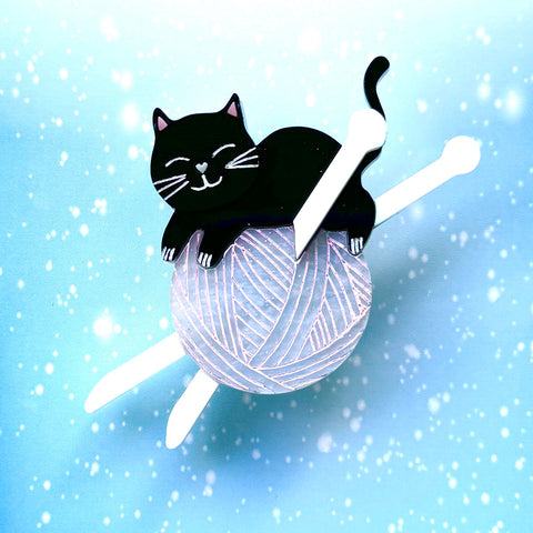 Pink knitting 🧶 kitty - brooch