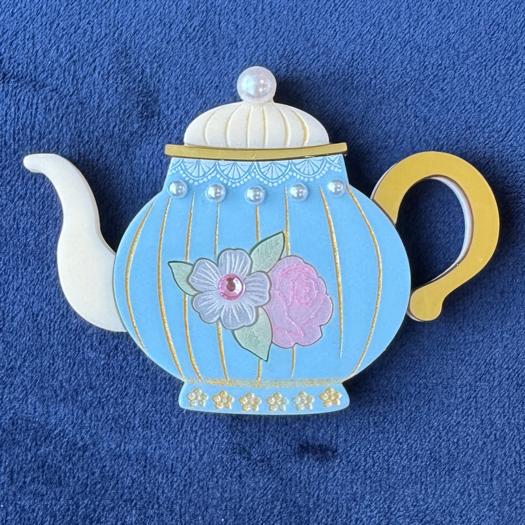 Teapot 🫖 - Brooch