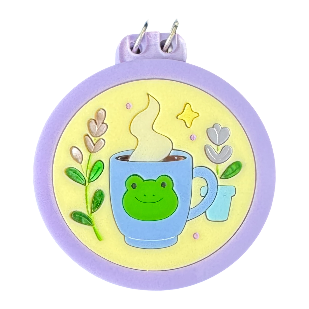 Lavender frog 🐸 - compact Brooch
