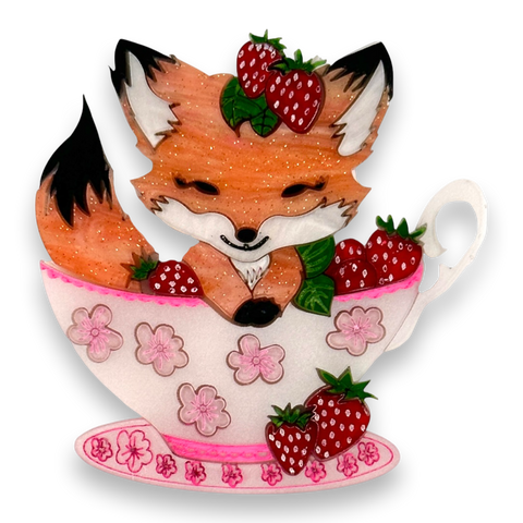 Ruby the Strawberry teacup 🍓 - brooch