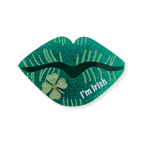 Irish kiss 🍀 💋- brooch